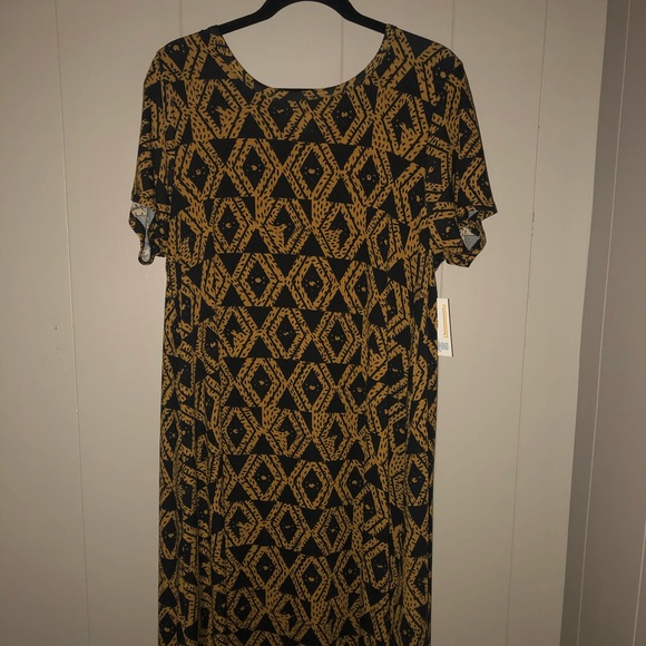 New XL LuluRoe Carly - Picture 1 of 2